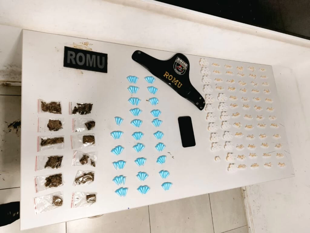 GCM detém indivíduo por tráfico de drogas durante patrulhamento em praça no Parque Três Meninos