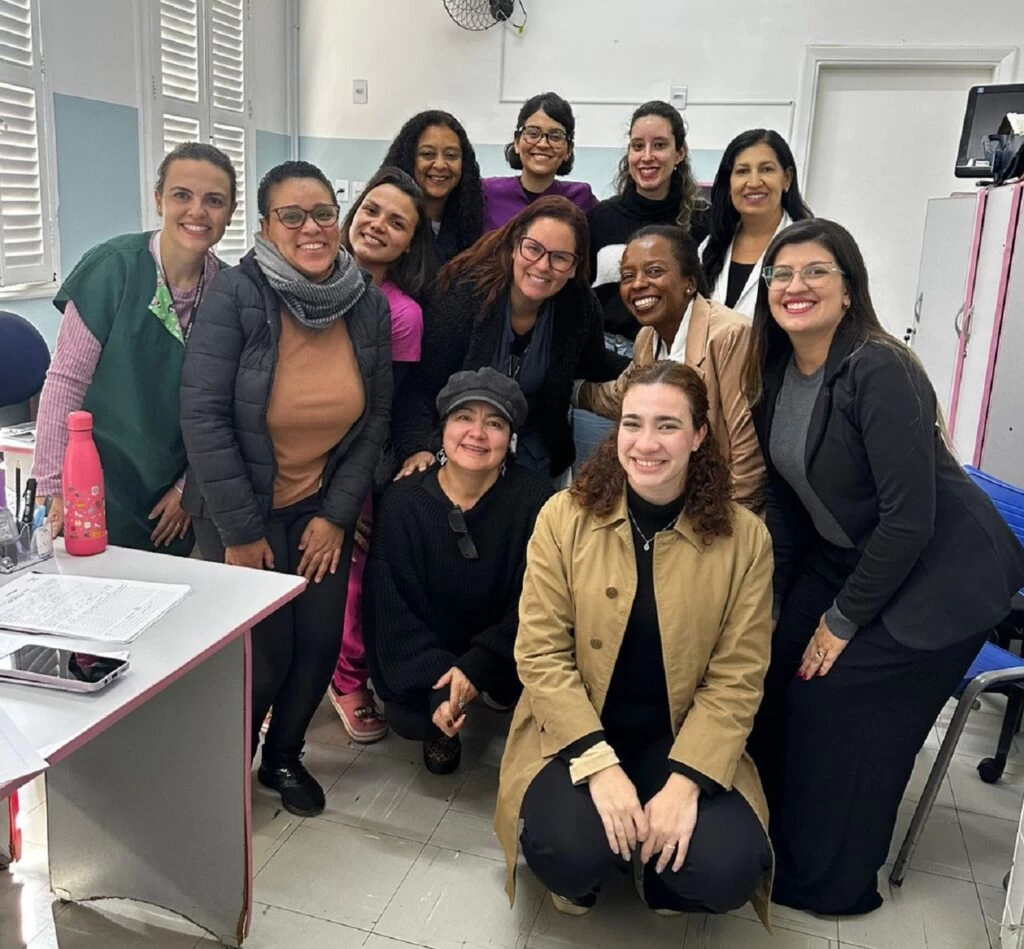 Projeto Pérolas realiza sensibilização com equipe de Recém-Nascidos de risco da Policlínica