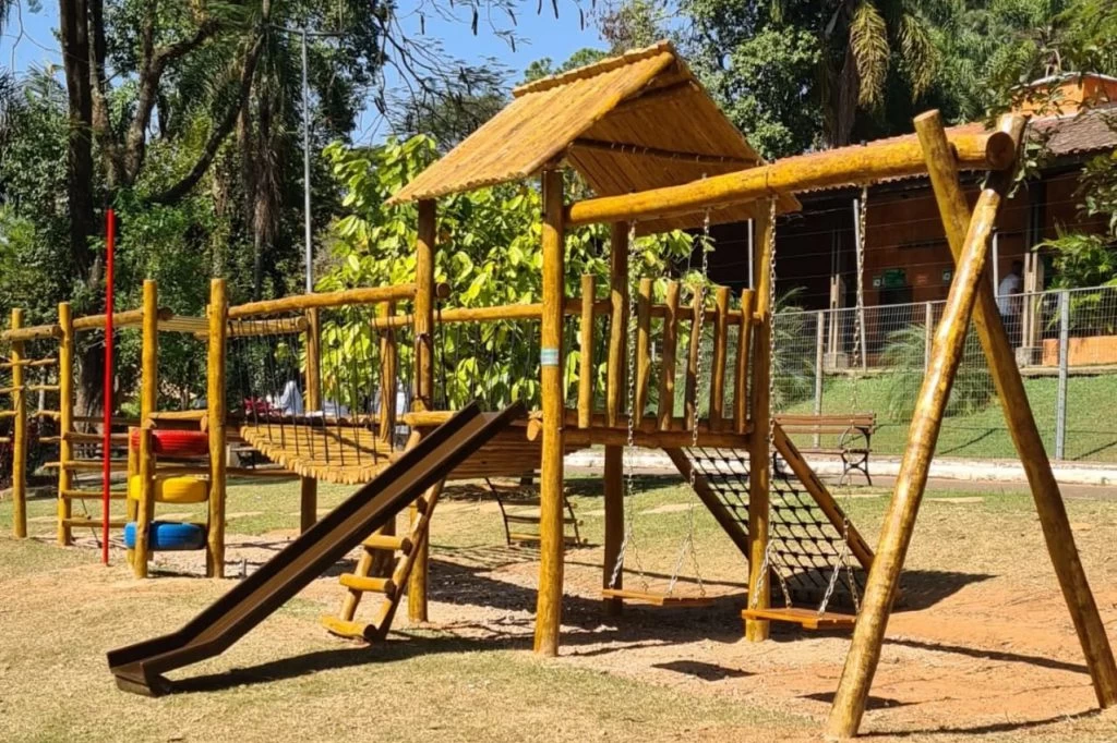 Parque Zoológico Municipal “Quinzinho de Barros” ganha mais um playground ecológico