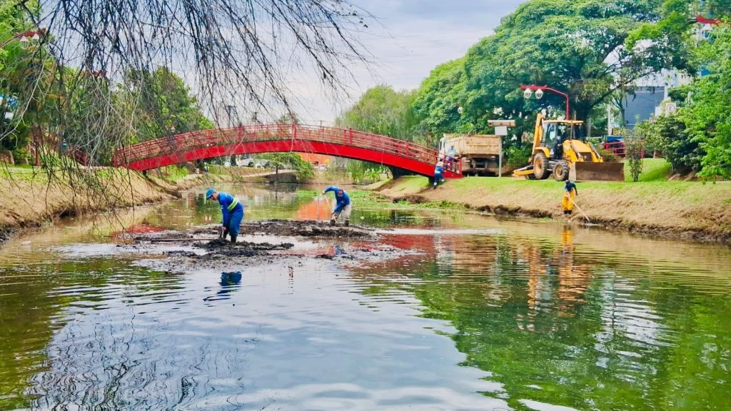 Saae Sorocaba conclui limpeza de bacia de contenção no Parque Kasato Maru