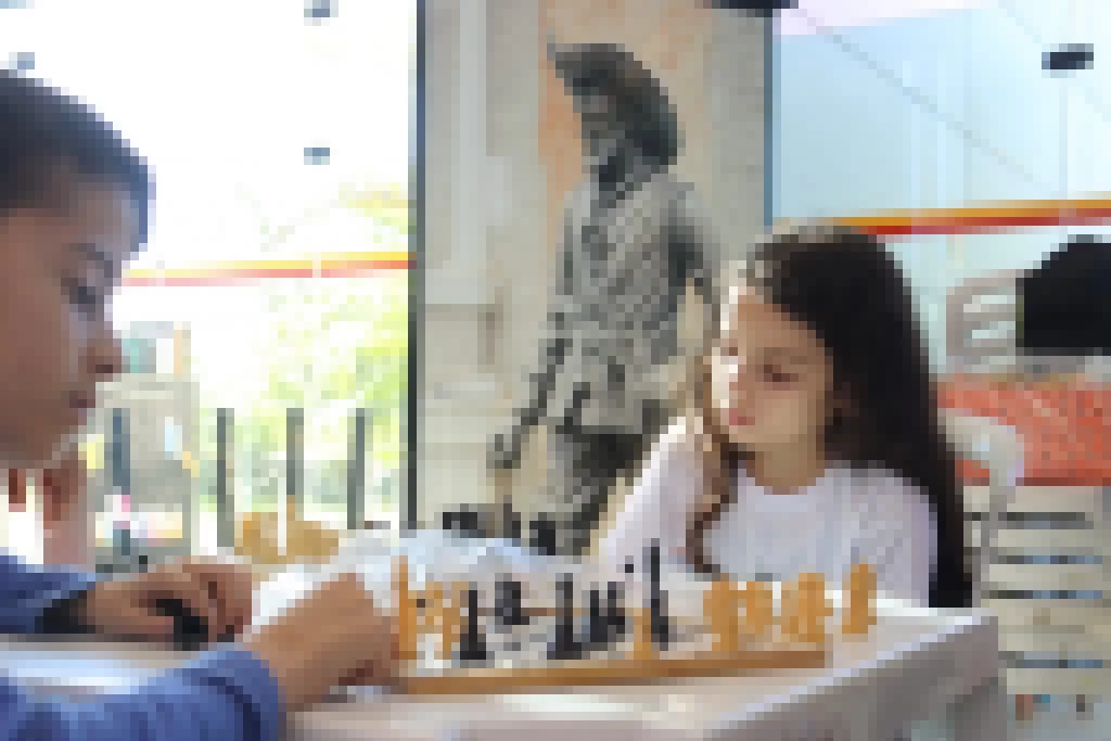 Alunos do projeto Eu Pratico Esporte Educacional Escolar da modalidade xadrez participam de evento de integração na Câmara Municipal, com a iniciativa Crianças na Política