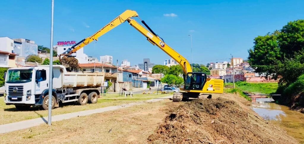 Saae/Sorocaba faz limpeza e manutenção preventiva do Reservatório de Detenção de Cheias (RDC) Parque dos Italianos