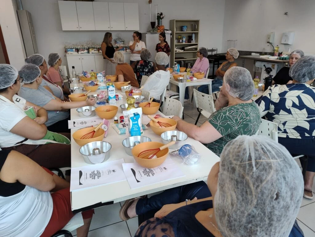 Secretaria da Mulher realiza a primeira oficina gratuita de bolos em 2026
