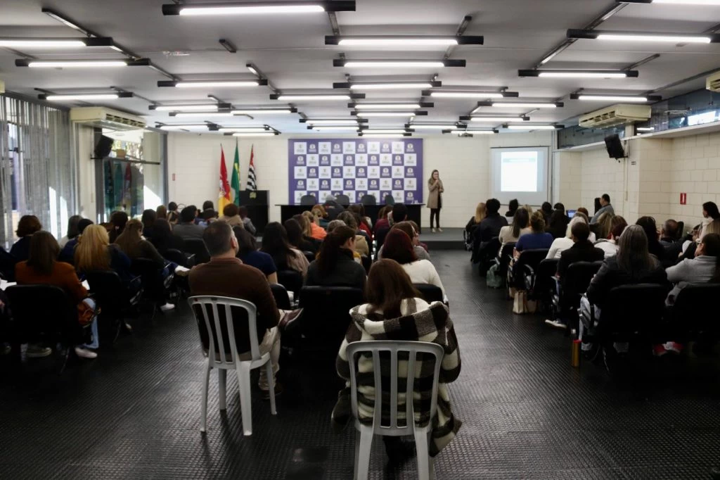 Profissionais da saúde recebem treinamento de atualização do fluxo de atendimento antirrábico