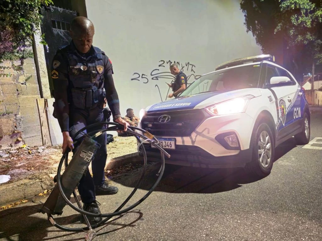 GCM detém homem por furto de fiação na Avenida Itavuvu