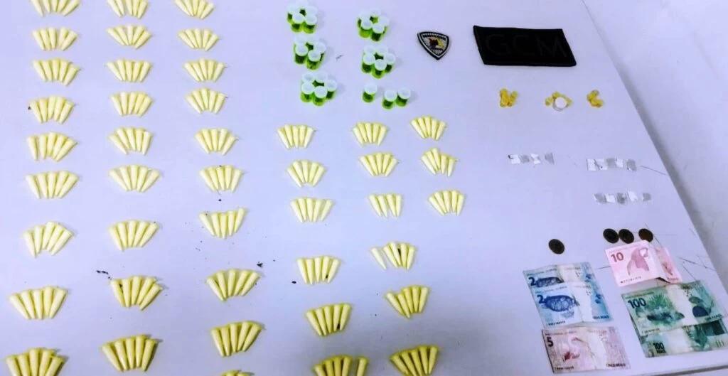 GCM apreende 281 porções de drogas durante patrulhamento no Éden