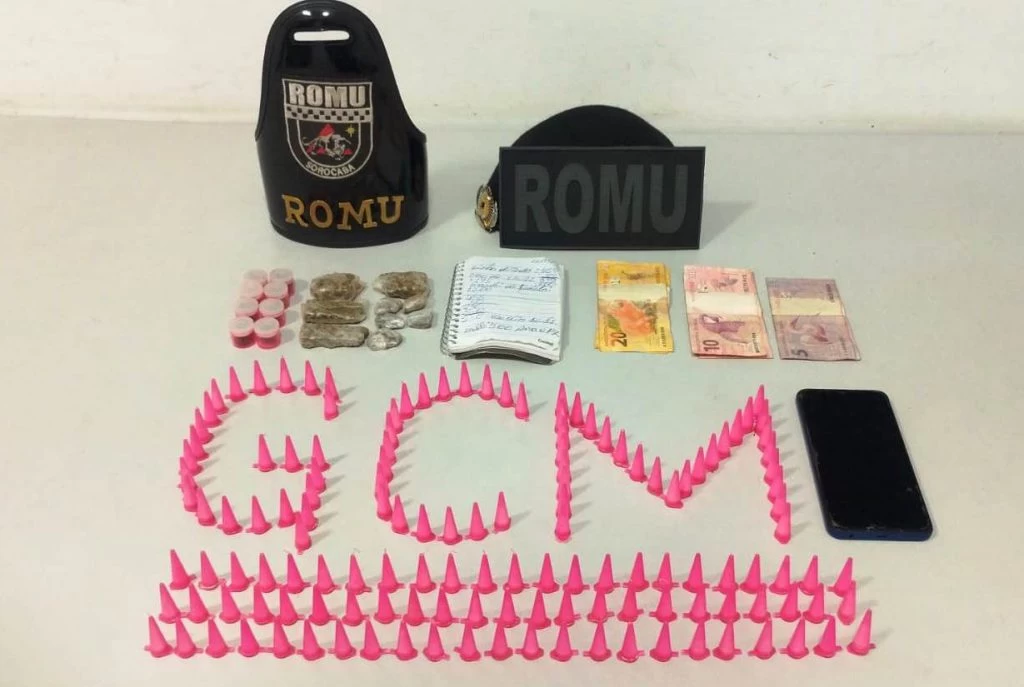 GCM detém dois e recolhe 537 porções de drogas em duas ocorrências de tráfico