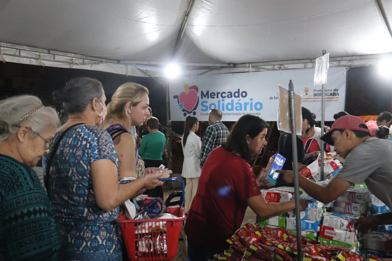 Prefeitura de Sorocaba anuncia melhorias aos moradores do Residencial Ipatinga e Parque dos Eucaliptos e leva “Mercado Solidário” ao bairro Wanel Ville
