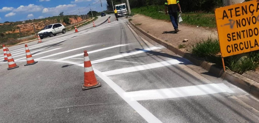 Semob implanta dispositivo binário de trânsito no bairro Horto Florestal