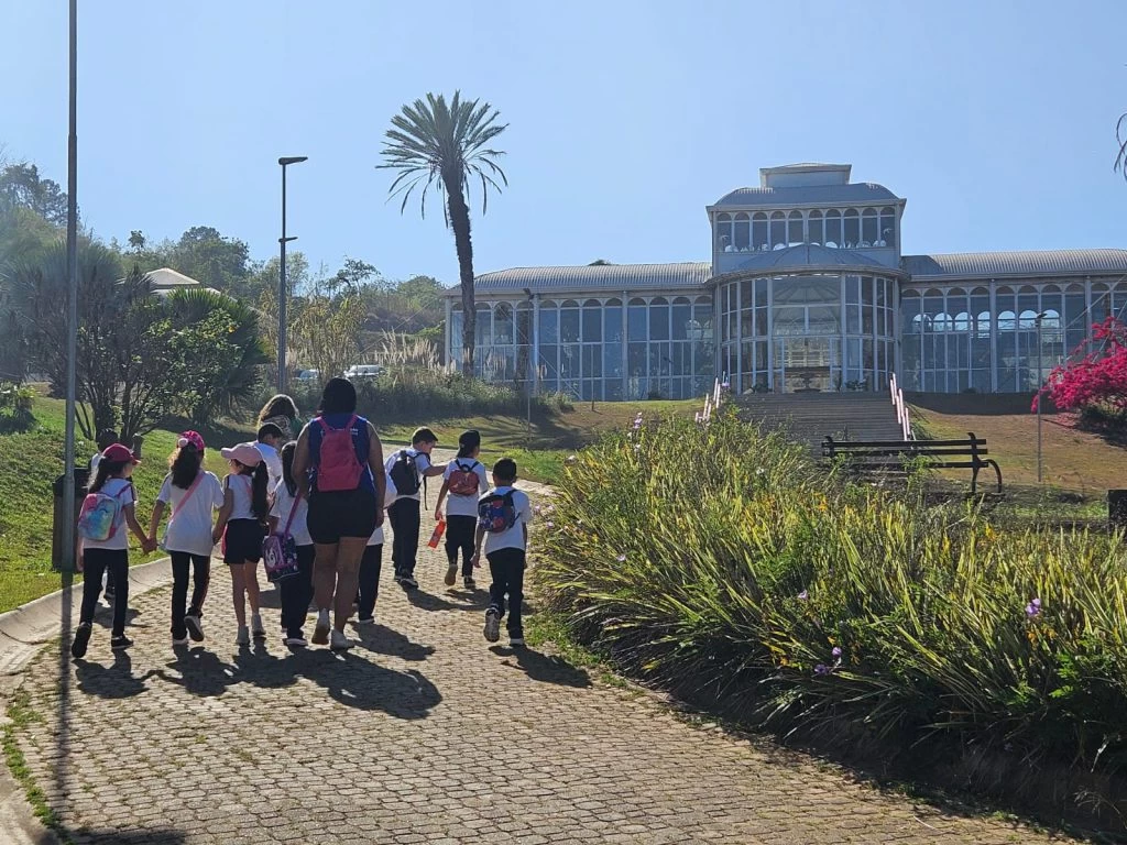 Roteiro no Jardim Botânico de Sorocaba aborda a relação entre a vegetação e a água