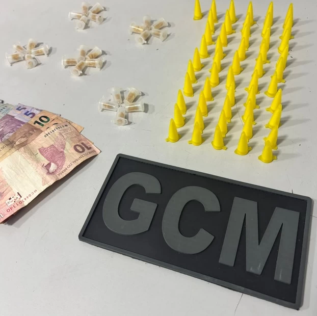 GCM apreende drogas e conduz suspeitos por tráfico no Parque São Bento