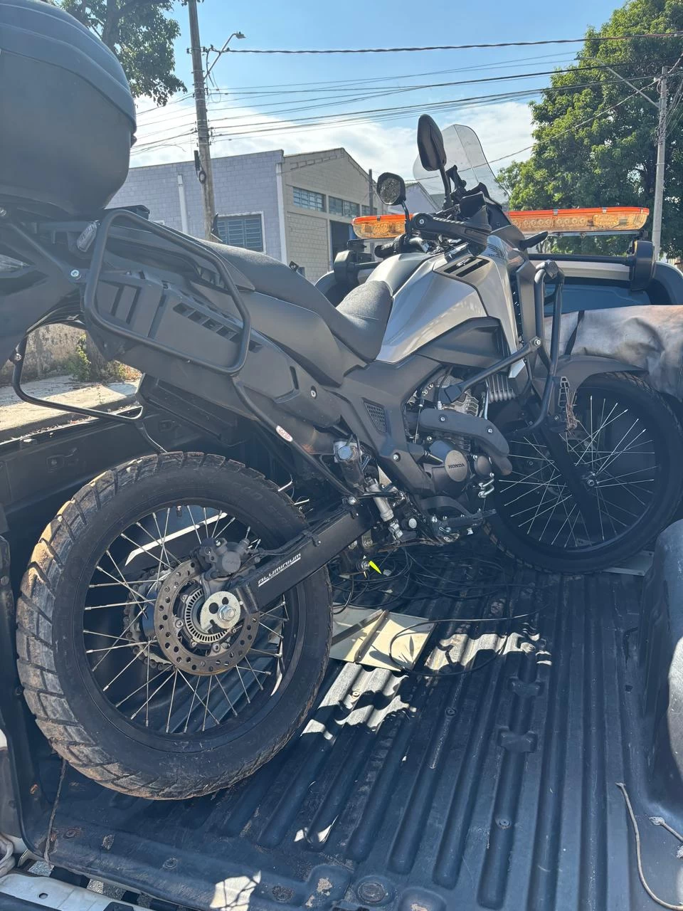 GCM recupera motocicleta furtada e abandonada na região do Éden