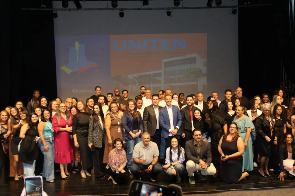 Prefeitura de Sorocaba realiza a formatura de 330 alunos de cursos da Uniten