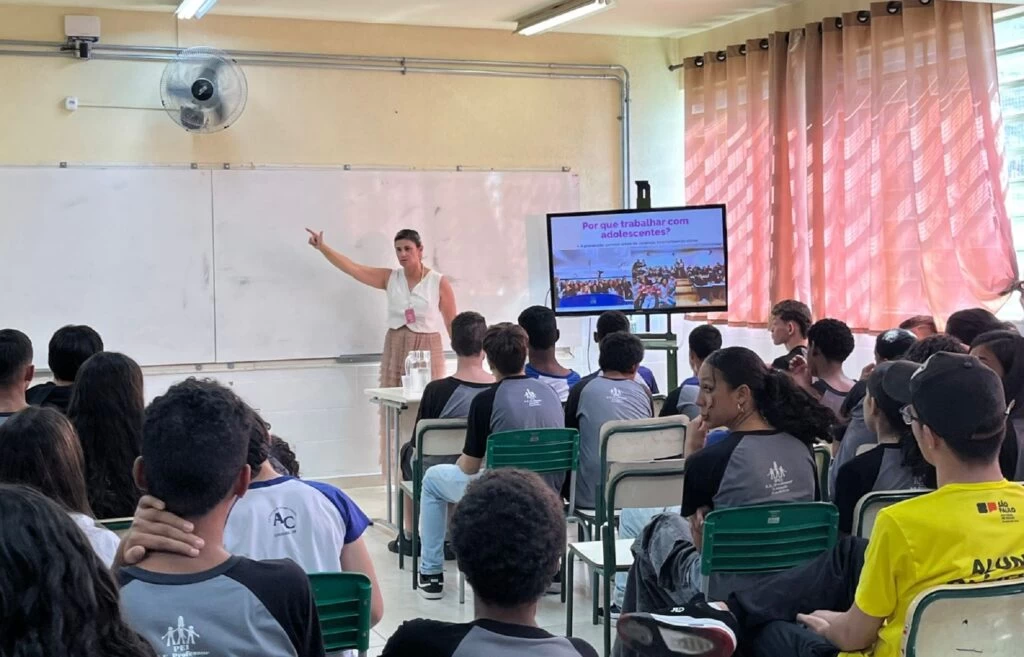 Secretaria da Mulher cria o projeto “Caminhos para o Futuro” e visita escolas com foco na conscientização e no combate à violência entre jovens