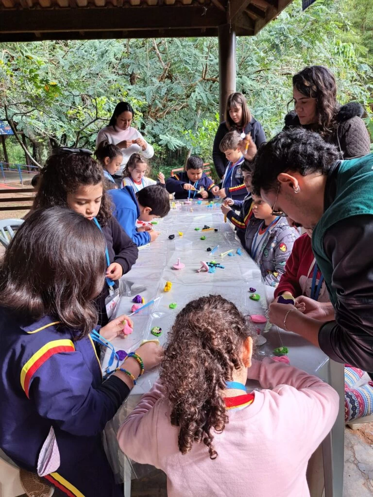 Oficina gratuita de borboletas é oferecida a alunos da rede municipal no Parque da Água Vermelha