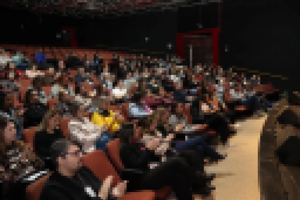 Palestra “O Poder da Comunicação Inteligente no Serviço Público” é realizada no Teatro Municipal