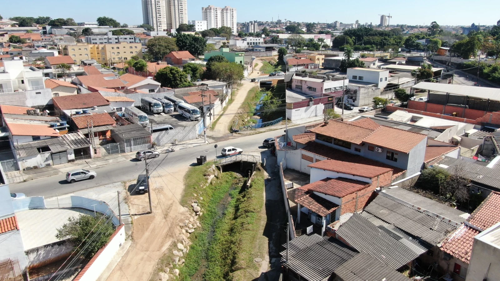 Prefeitura de Sorocaba e Saae anunciam reconstrução de segunda travessia sobre córrego no Jardim Piratininga