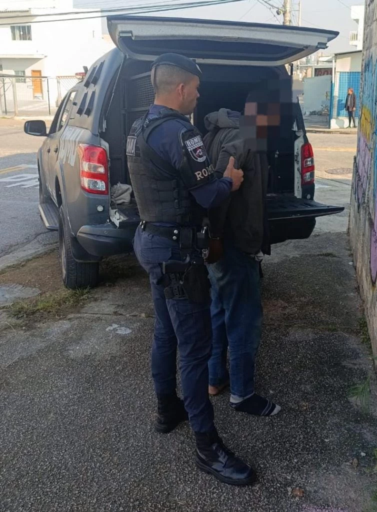 GCM detém no bairro Barcelona homem foragido da Justiça