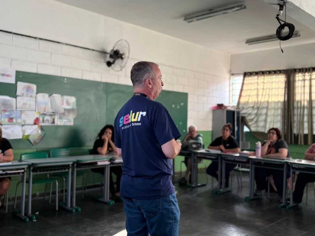 Projeto “Turismo vai à Escola” fortalece senso de pertencimento no Jardim Guadalupe