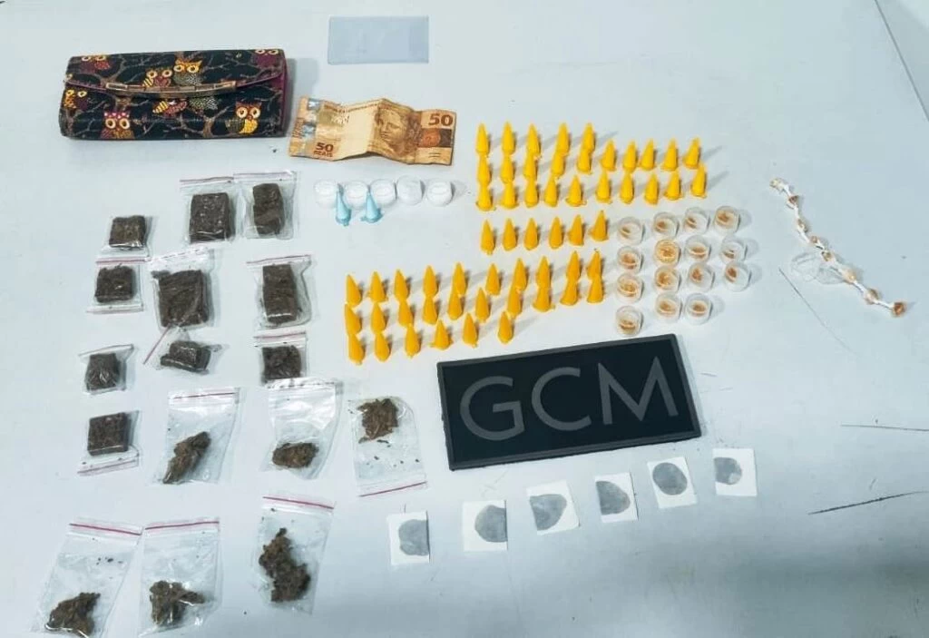 GCM apreende drogas e detém acusado de tráfico em duas ocorrências na quarta-feira (18)