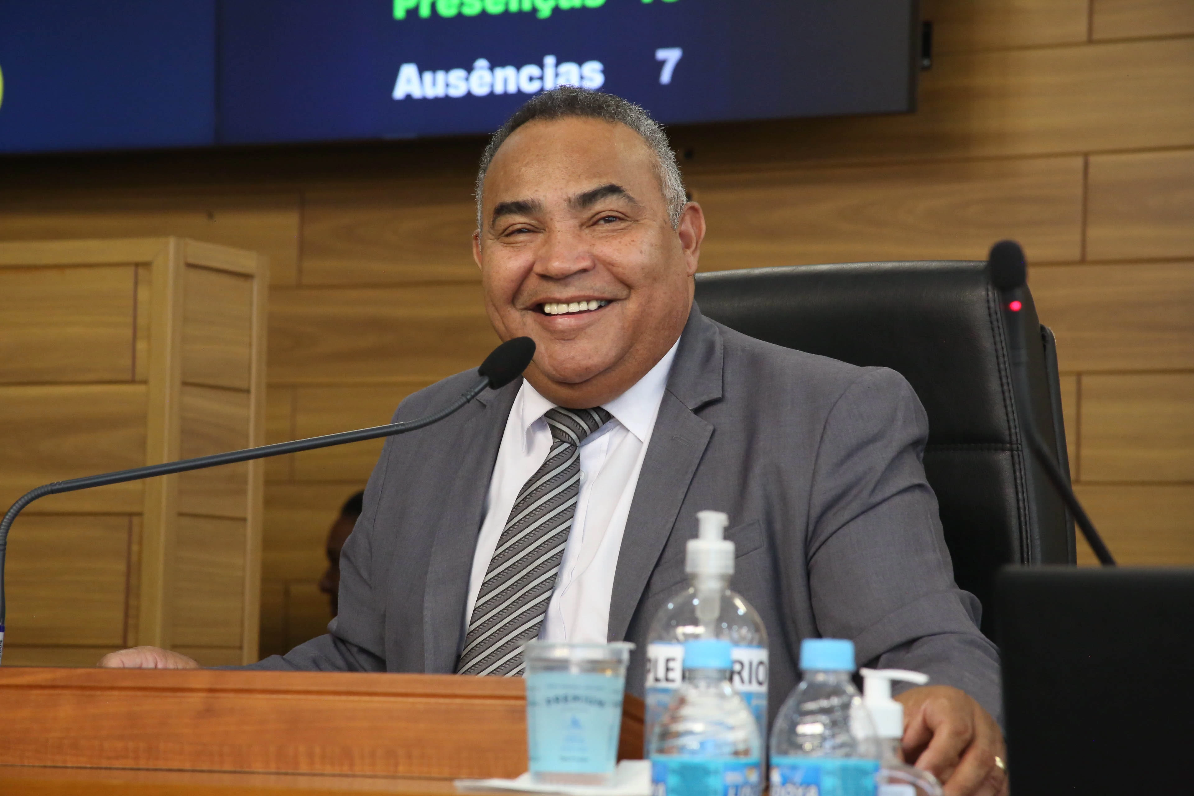 Cláudio Sorocaba reivindica vagas de estacionamento na Rua Comendador Hermelino Matarazzo