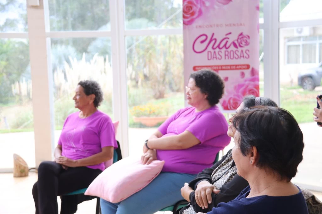 Secretaria da Mulher realiza segunda edição do “Chá das Rosas” com o intuito de acolher pacientes oncológicas
