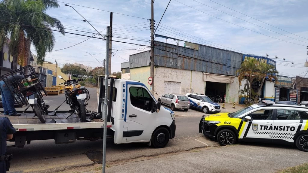Ocorrência de trânsito com apoio da GCM tem moto apreendida com mais de R$ 80 mil em débitos