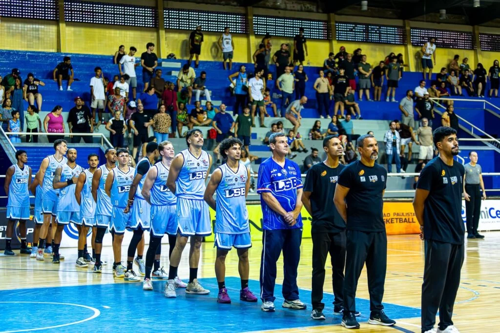 LSB joga contra o Limeira Basquete no Ginásio Municipal de Sorocaba nesta sexta-feira (10)