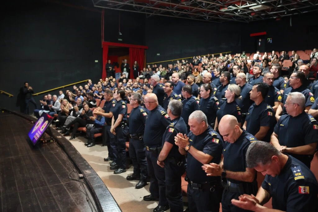 Prefeitura de Sorocaba promove 62 GCMs, entrega armas, treina nova turma e preenche mais 102 vagas de guardas