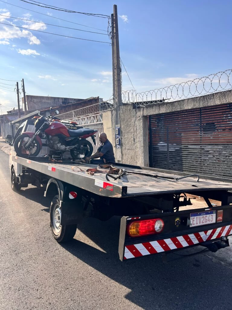 Motocicleta com mais de 400 multas e R$ 80 mil em débitos é apreendida pela GCM