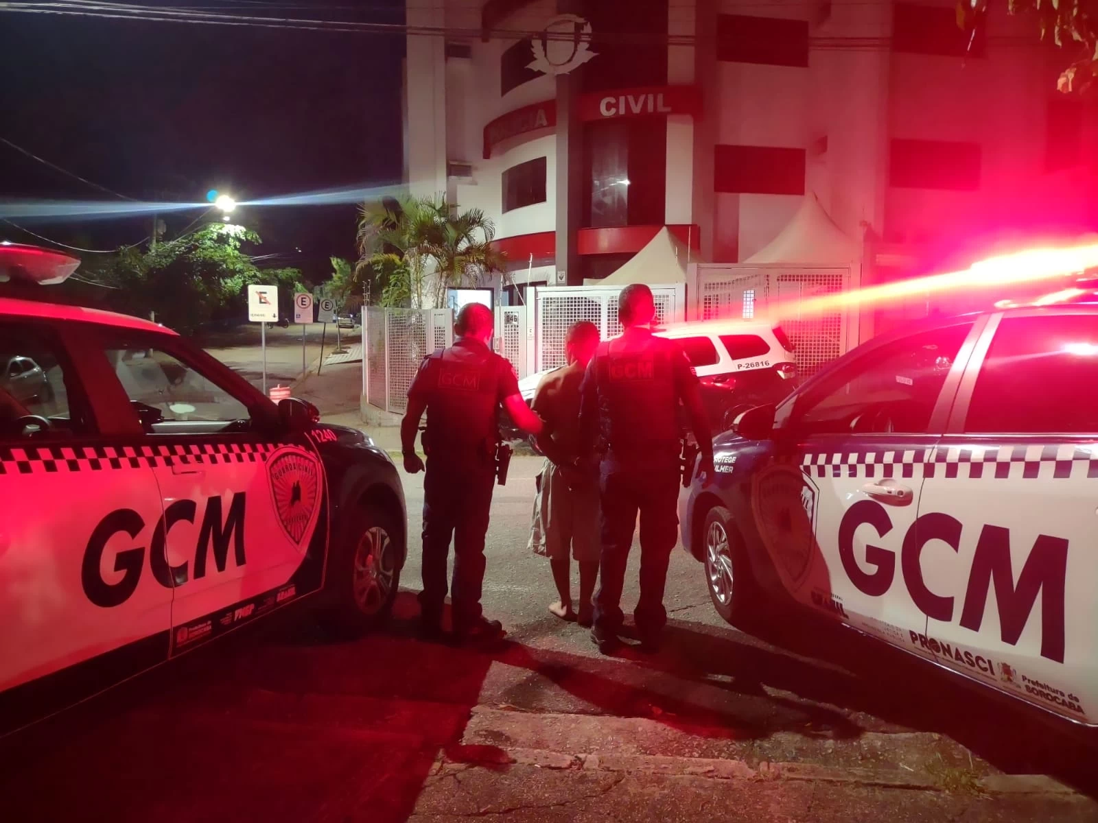 GCM detém rapaz por descumprimento de medida protetiva no bairro Carandá