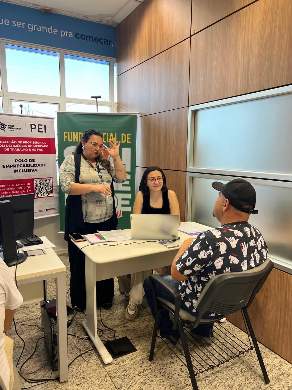 Programa Meu Emprego Inclusivo atendeu 235 pessoas em 2025