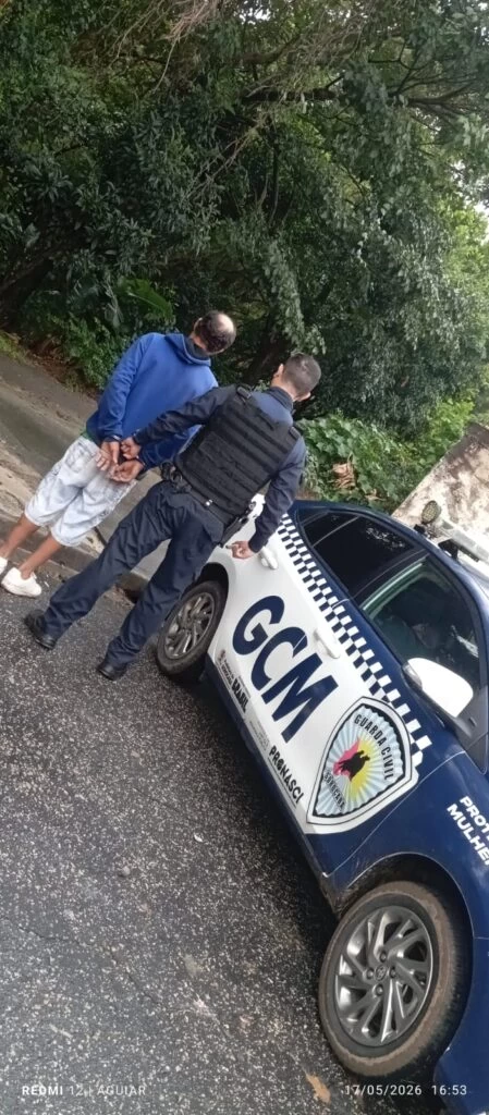 GCM captura procurado por roubo em área de mata no Jd. São Guilherme