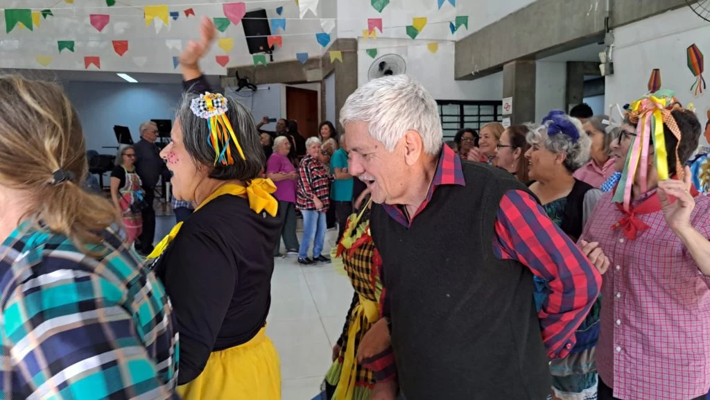 Alegria e animação marcam a Festa Junina do Clube do Idoso de Sorocaba