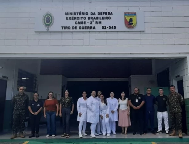 Médicos da rede municipal realizam atendimento voluntário no Tiro de Guerra