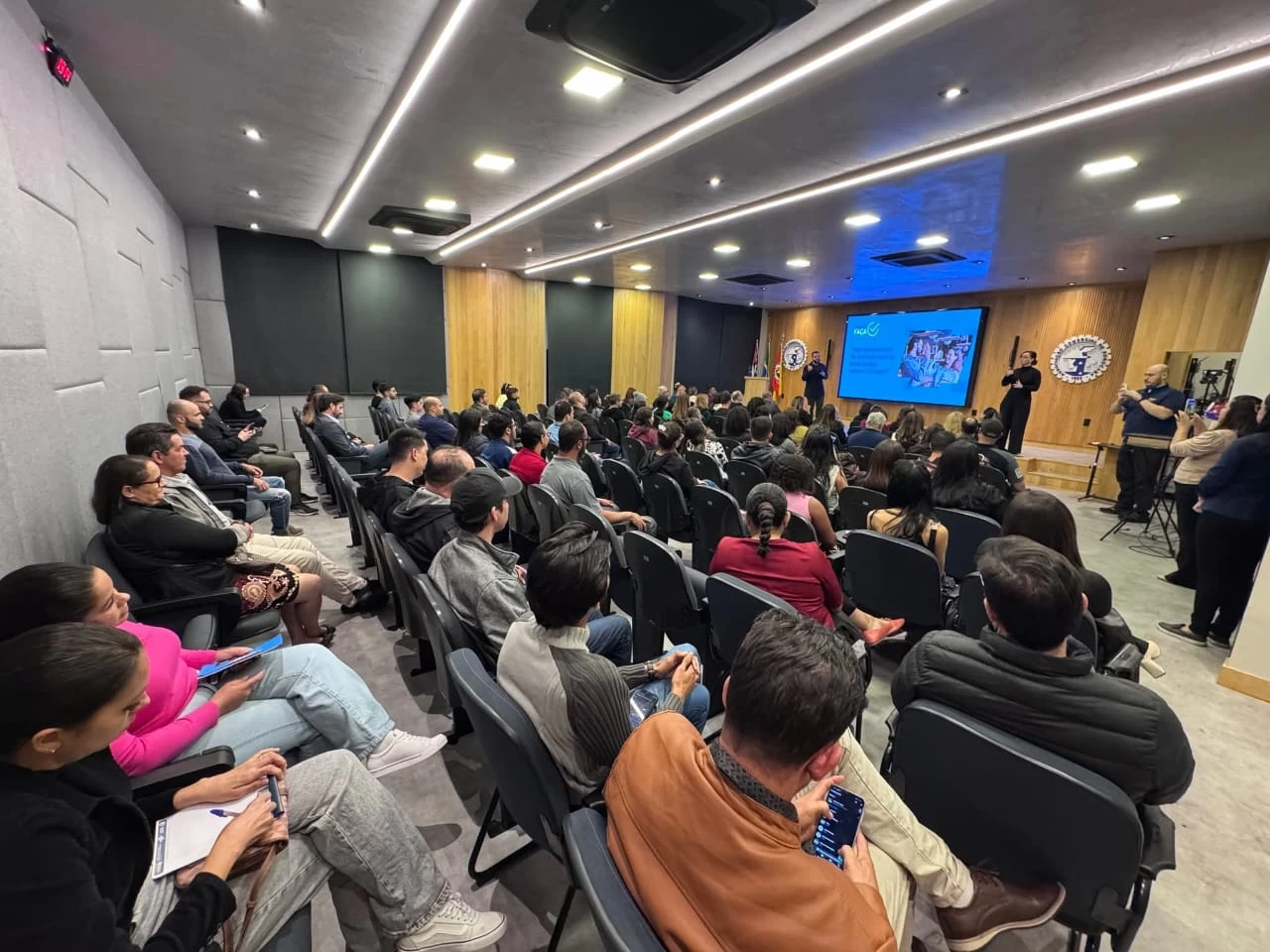 Prefeitura de Sorocaba reúne empreendedores em capacitação sobre Inteligência Artificial aplicada em vendas