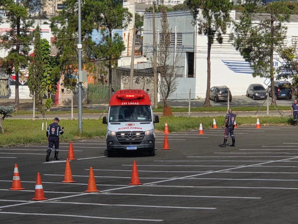 Samu realiza treinamento para novos condutores no Aeroporto