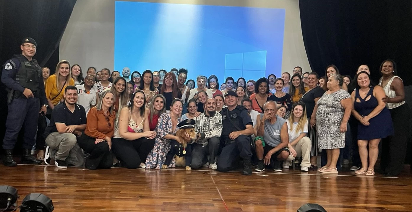 Equipe de Saúde Mental da Prefeitura de Sorocaba realiza ação sobre interação terapêutica entre animais e pessoas