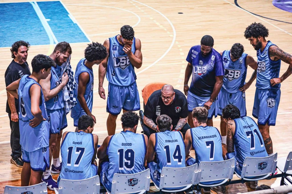 LSB joga contra o Pinheiros no Ginásio Municipal de Sorocaba nesta quinta-feira (24)