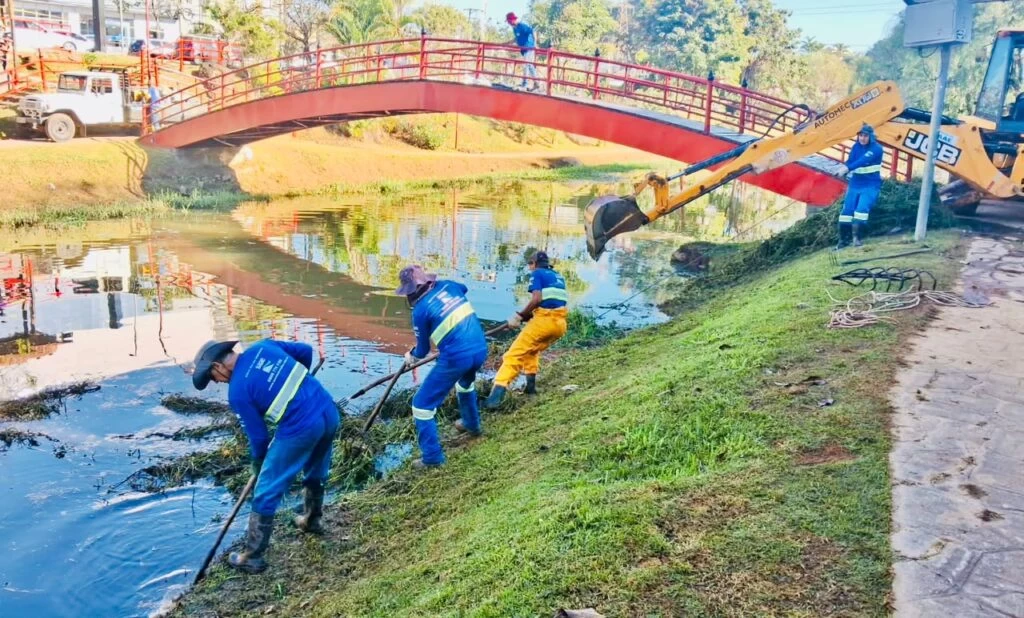 Saae/Sorocaba finaliza a limpeza de bacia de contenção no Parque Kasato Maru