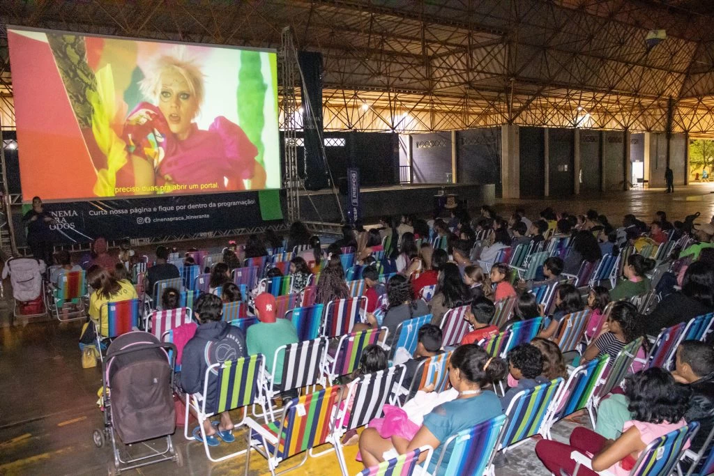 Projeto “Cinema para Todos” tem exibições gratuitas de filmes no Jardim Tatiana de 10 a 13 de julho