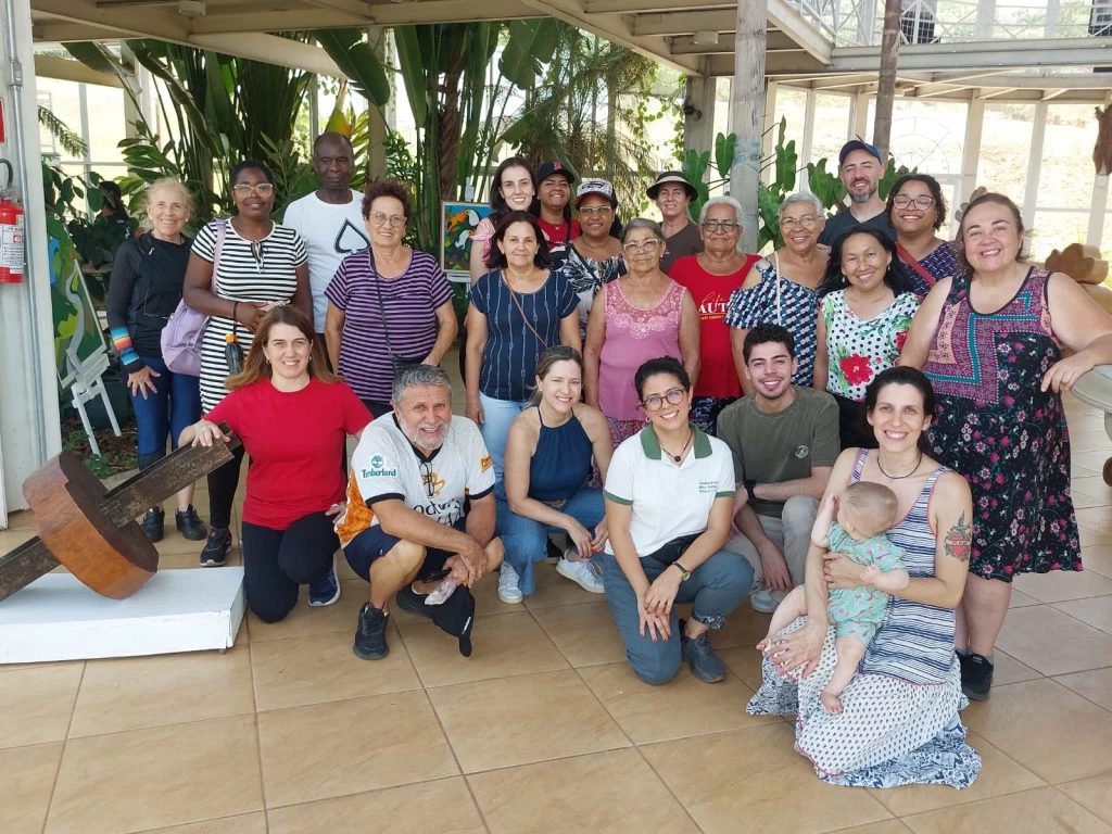 Jardim Botânico “Irmãos Villas-Bôas” realiza visita guiada com profissionais da saúde e promove integração com o Clube de Jardinagem