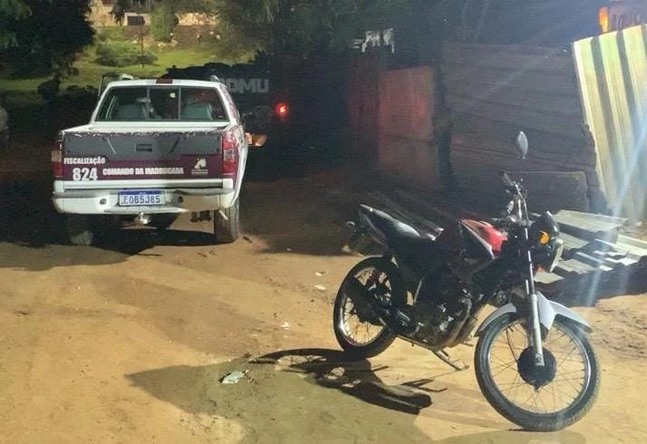GCM detém proprietário de ferro-velho após encontrar motocicleta roubada no Jardim Santa Rosa