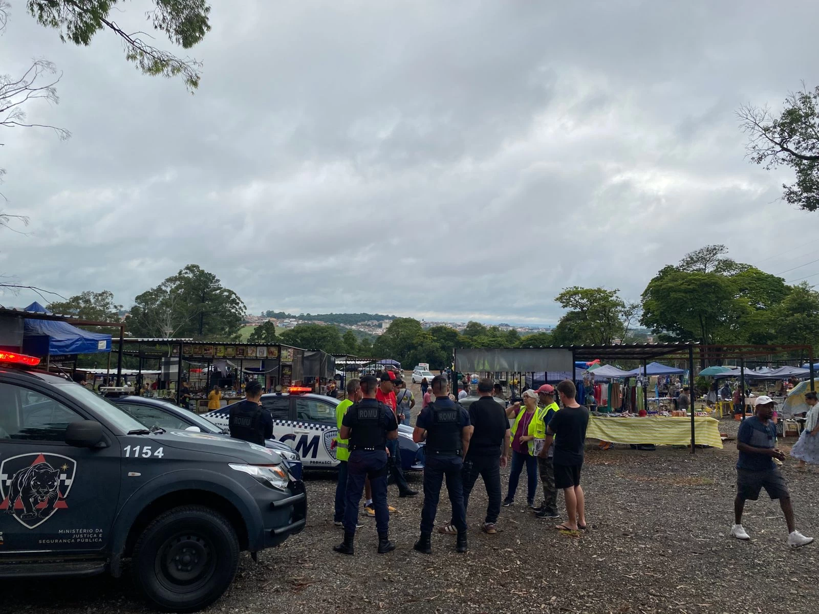 Prefeitura regulariza cerca de 400 feirantes para atuarem na Feira da Barganha