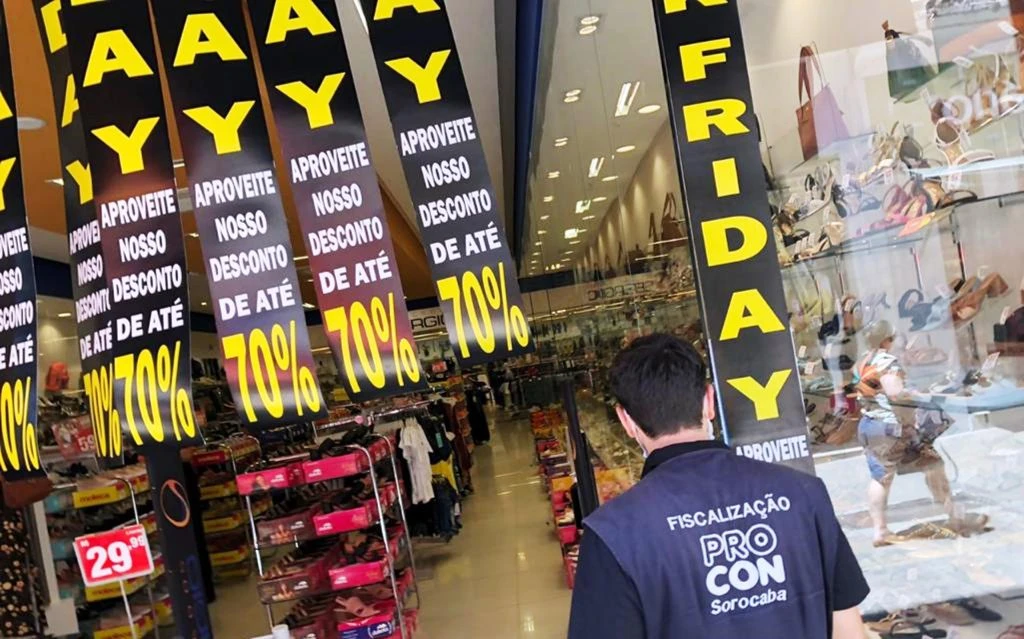 Procon Sorocaba orienta consumidores sobre cuidados nas compras para a Black Friday