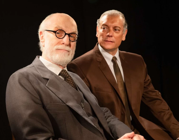 Teatro Municipal de Sorocaba recebe quatro sessões da peça “A Última Sessão de Freud” a partir deste sexta-feira (12)