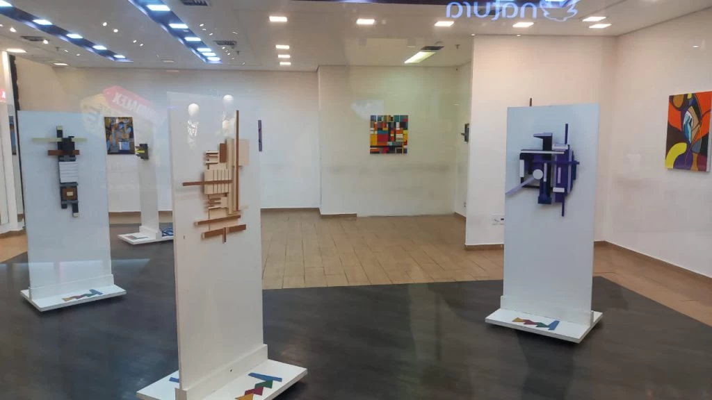 Exposição “Elementais – Composições Geométricas” já pode ser conferida no Pátio Cianê Shopping