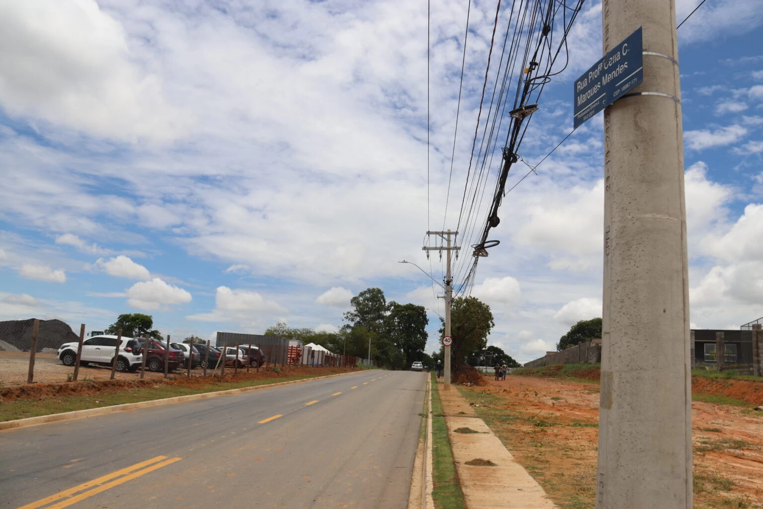 Prefeitura de Sorocaba entrega pavimentação asfáltica em rua no Jardim do Paço