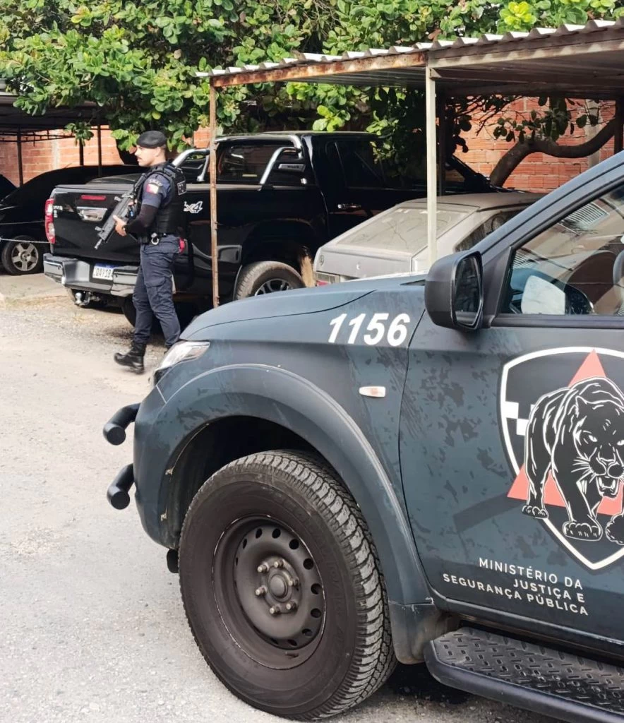 Caminhonete furtada é recuperada pela GCM em residencial na Zona Norte