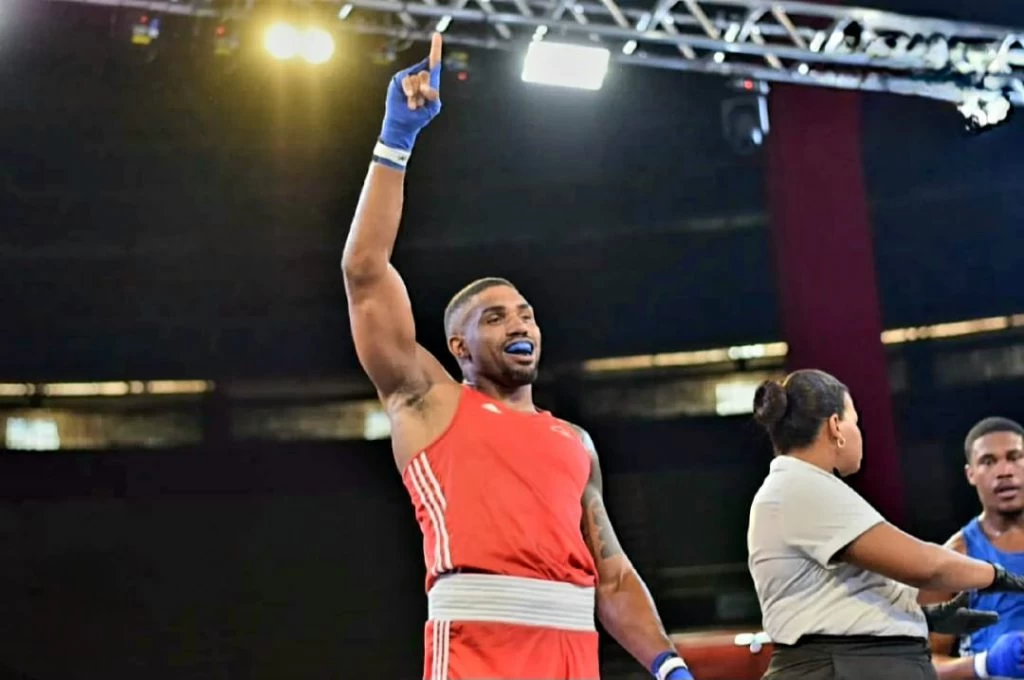 Abner Teixeira é bicampeão do Grand Prix Internacional de Boxe